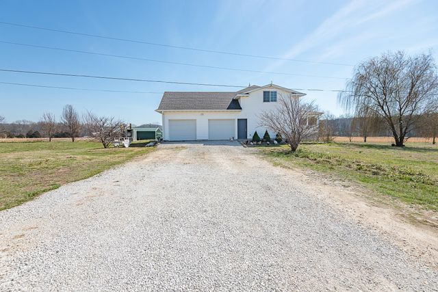 18877 E 1200 Road, Stockton, MO 65785