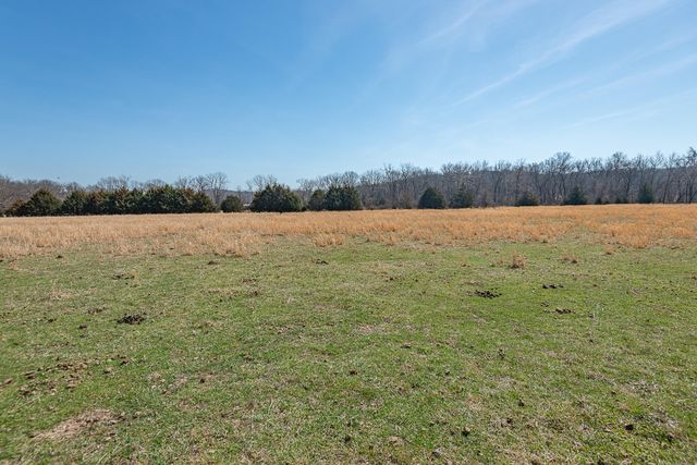 18877 E 1200 Road, Stockton, MO 65785