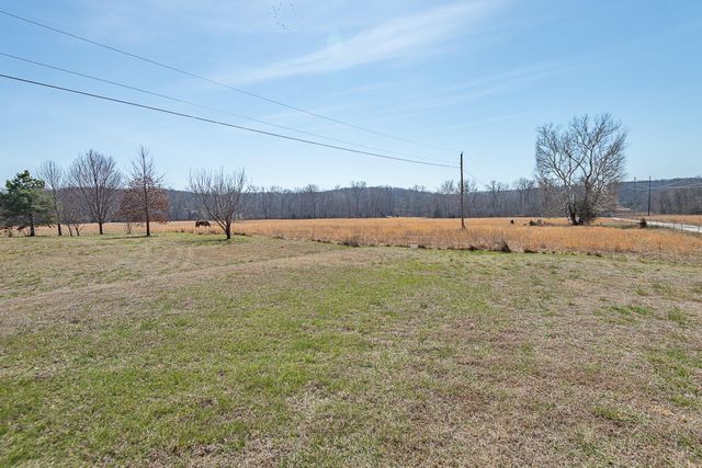 18877 E 1200 Road, Stockton, MO 65785