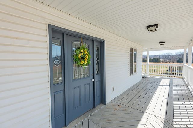 18877 E 1200 Road, Stockton, MO 65785