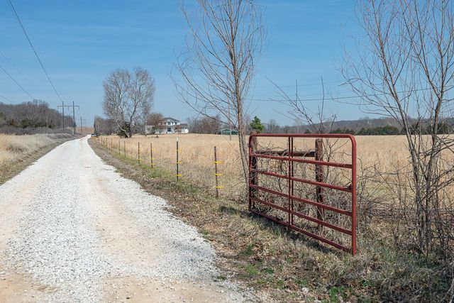 18877 E 1200 Road, Stockton, MO 65785