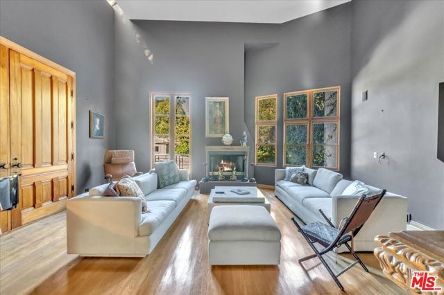 9864 Yoakum Drive, Beverly Hills, CA 90210