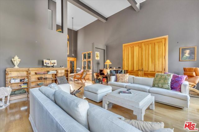 9864 Yoakum Drive, Beverly Hills, CA 90210