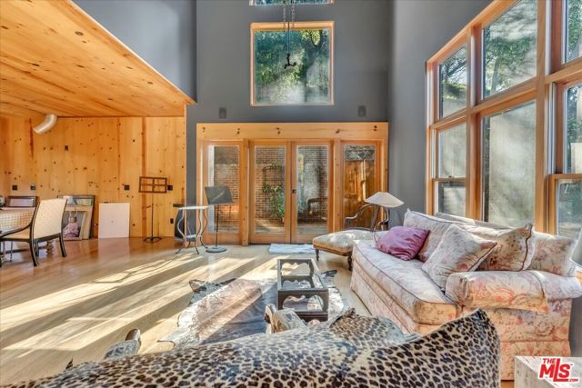 9864 Yoakum Drive, Beverly Hills, CA 90210