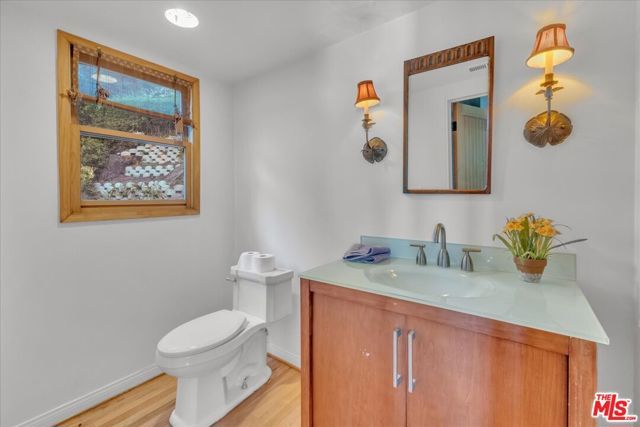 9864 Yoakum Drive, Beverly Hills, CA 90210