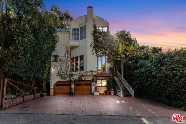 9864 Yoakum Drive, Beverly Hills, CA 90210