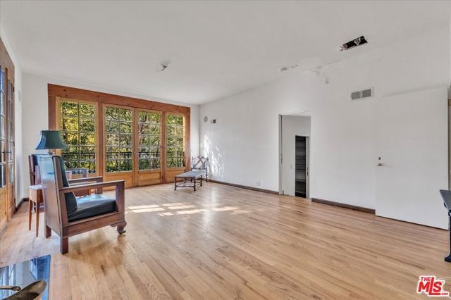 9864 Yoakum Drive, Beverly Hills, CA 90210