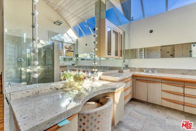 9864 Yoakum Drive, Beverly Hills, CA 90210