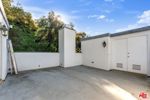 9864 Yoakum Drive, Beverly Hills, CA 90210