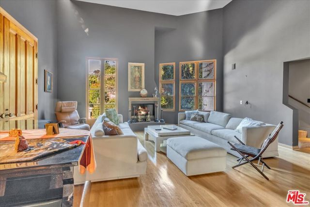 9864 Yoakum Drive, Beverly Hills, CA 90210