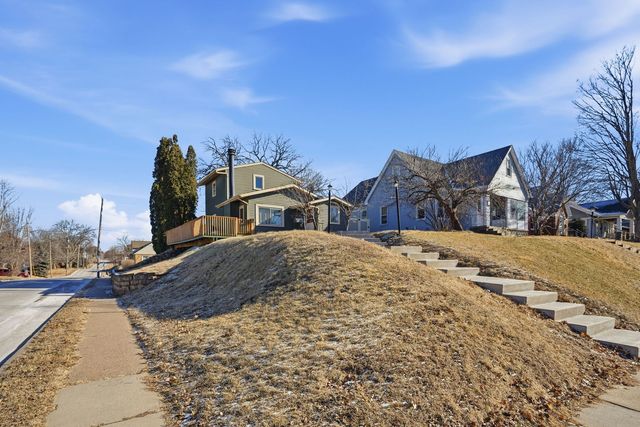 2137 Vine Street, Davenport, IA 52804