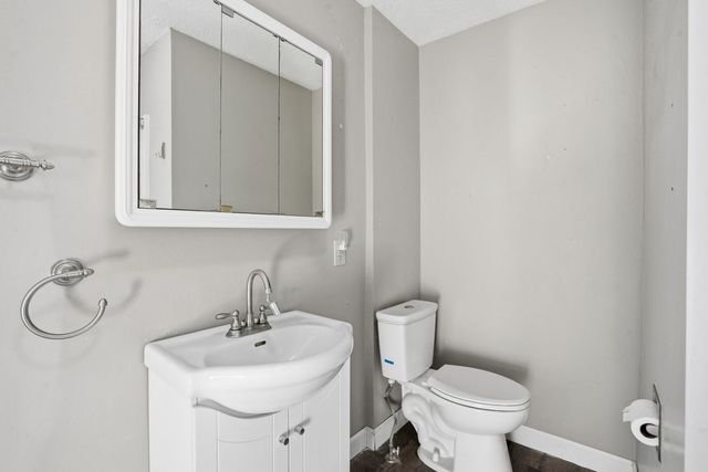 2137 Vine Street, Davenport, IA 52804