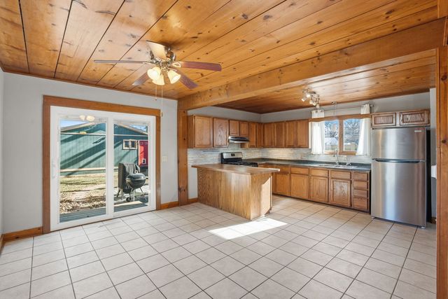 2137 Vine Street, Davenport, IA 52804