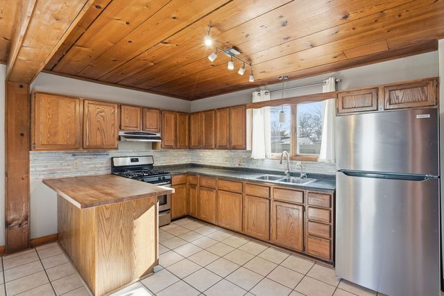 2137 Vine Street, Davenport, IA 52804