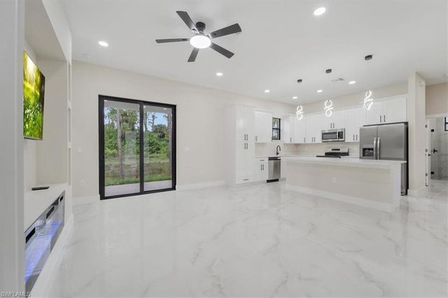 915 Anthony ST E, Lehigh Acres, FL 33974