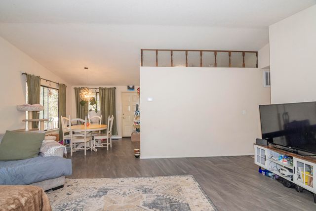 323 Roan Drive, Grants Pass, OR 97526