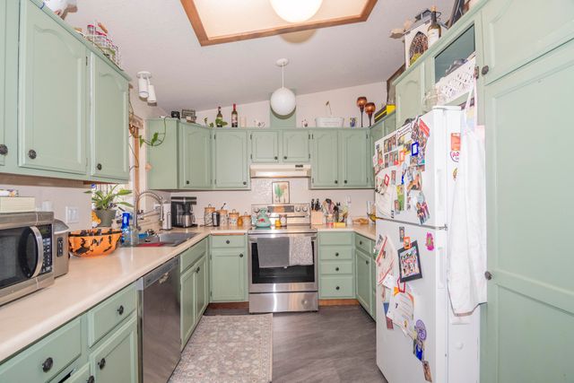 323 Roan Drive, Grants Pass, OR 97526