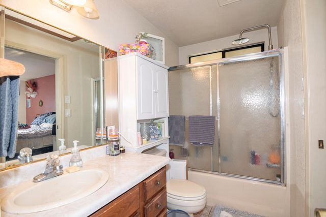 323 Roan Drive, Grants Pass, OR 97526