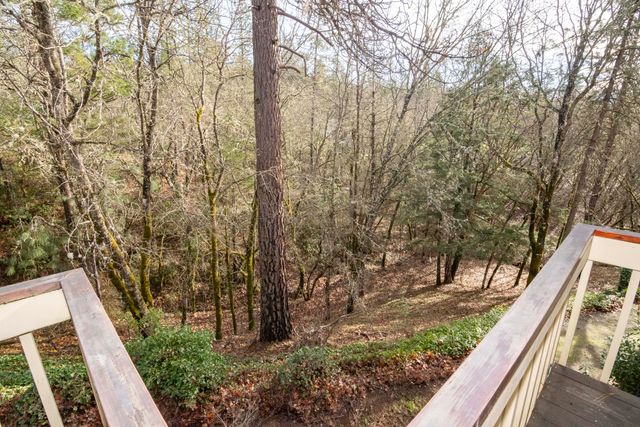 323 Roan Drive, Grants Pass, OR 97526