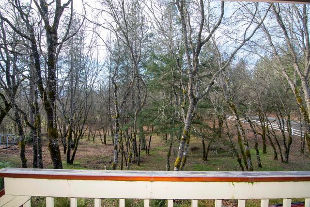 323 Roan Drive, Grants Pass, OR 97526