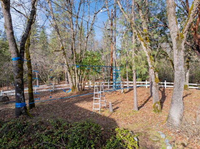 323 Roan Drive, Grants Pass, OR 97526