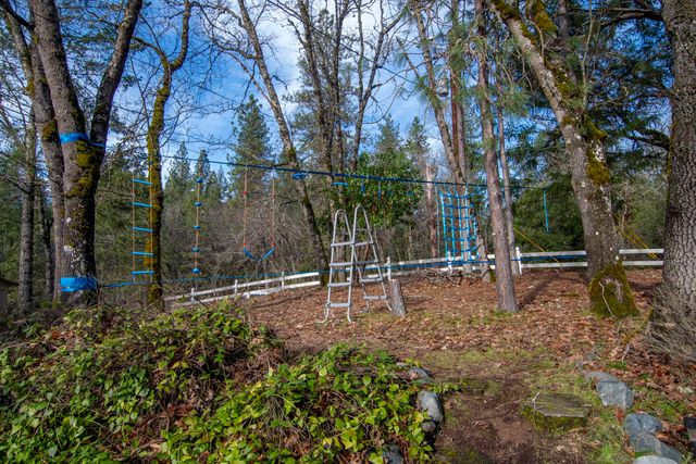 323 Roan Drive, Grants Pass, OR 97526