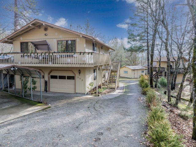 323 Roan Drive, Grants Pass, OR 97526