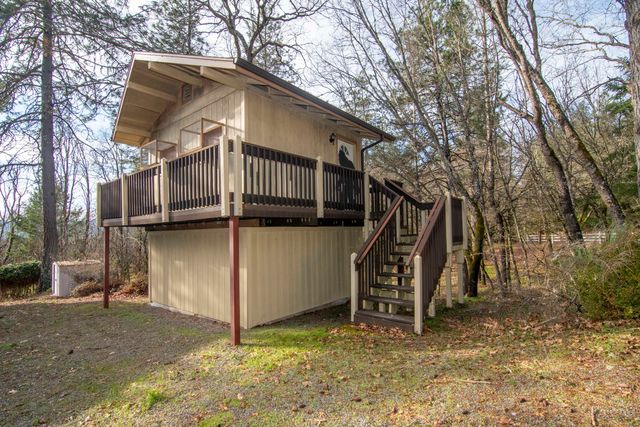 323 Roan Drive, Grants Pass, OR 97526