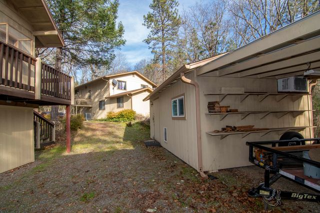 323 Roan Drive, Grants Pass, OR 97526