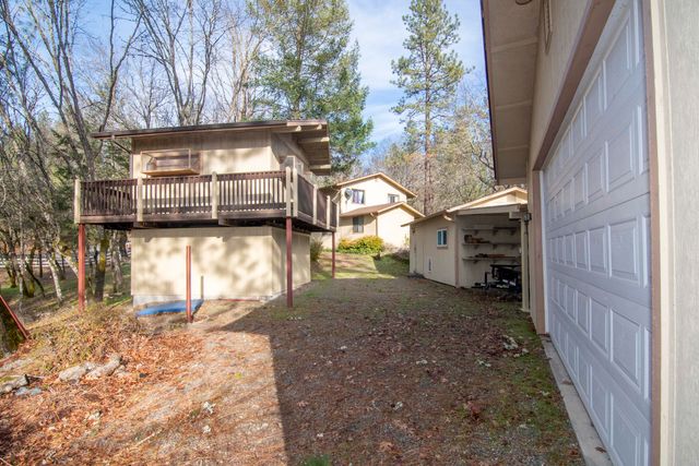 323 Roan Drive, Grants Pass, OR 97526