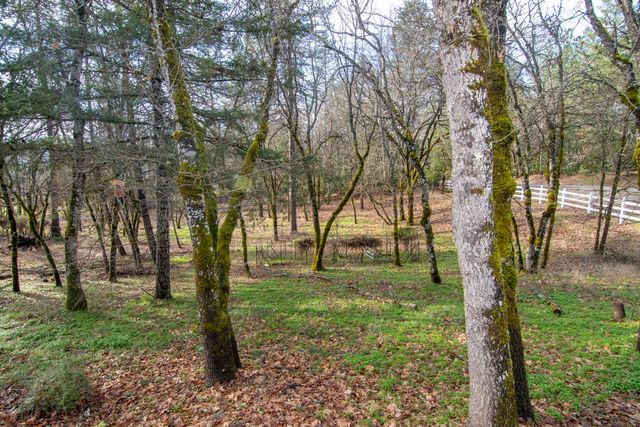 323 Roan Drive, Grants Pass, OR 97526