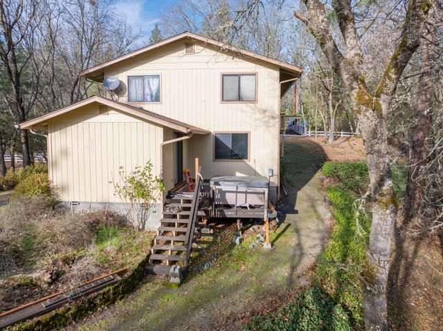 323 Roan Drive, Grants Pass, OR 97526