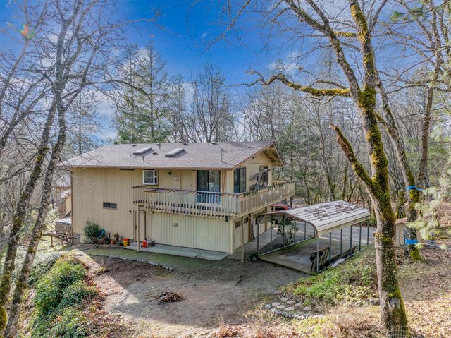 323 Roan Drive, Grants Pass, OR 97526