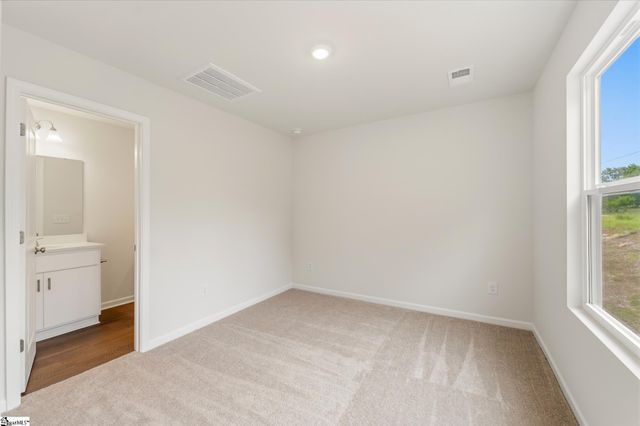 127 Cloverfield Lane, Spartanburg, SC 29303