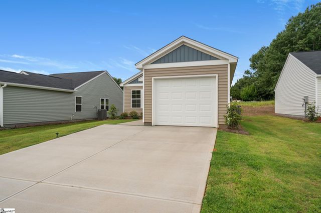 127 Cloverfield Lane, Spartanburg, SC 29303