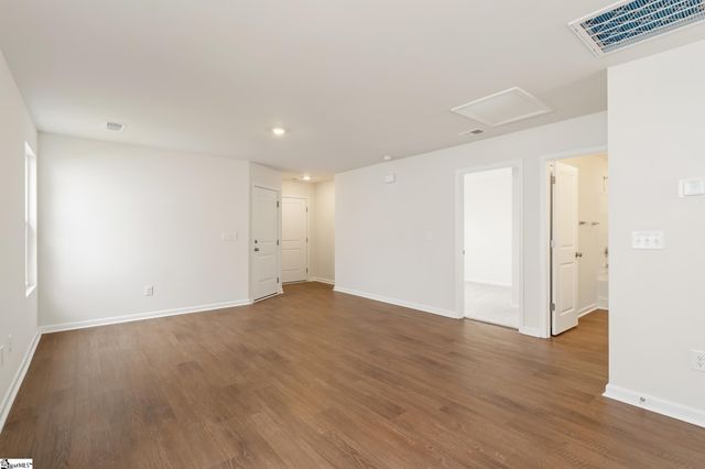 127 Cloverfield Lane, Spartanburg, SC 29303