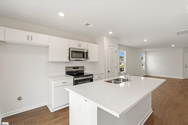 127 Cloverfield Lane, Spartanburg, SC 29303