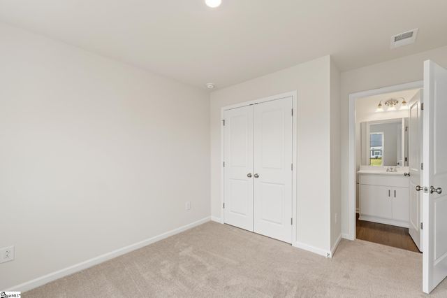127 Cloverfield Lane, Spartanburg, SC 29303