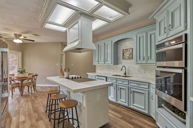 11603 Vailrun Drive, Houston, TX 77070