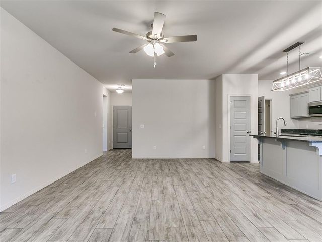 4656 Lincoln Landing, Harrah, OK 73046