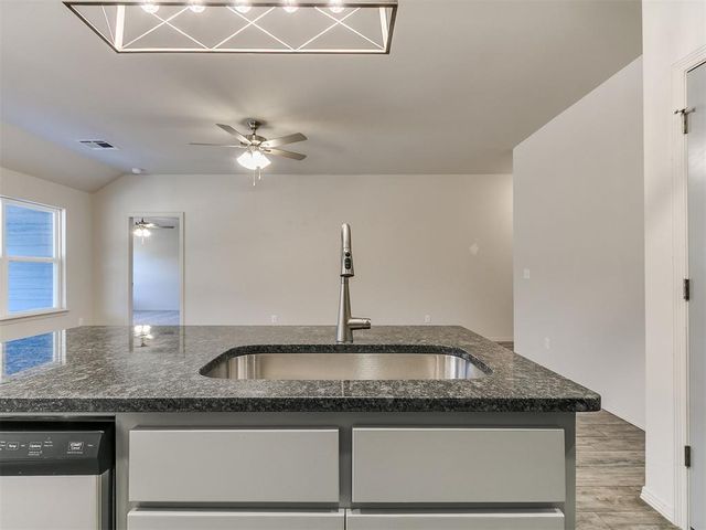 4656 Lincoln Landing, Harrah, OK 73046