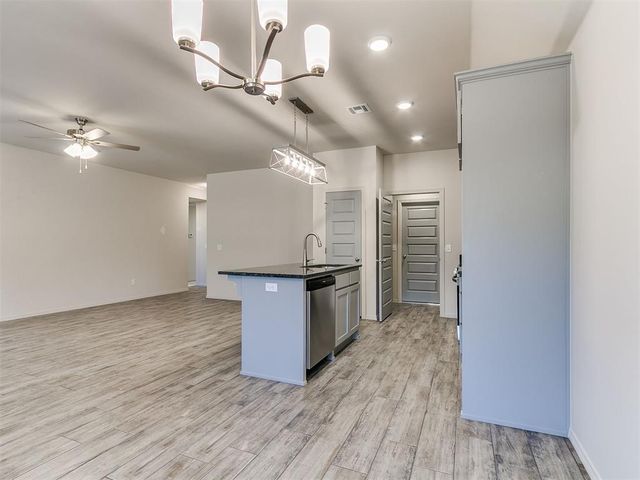 4656 Lincoln Landing, Harrah, OK 73046