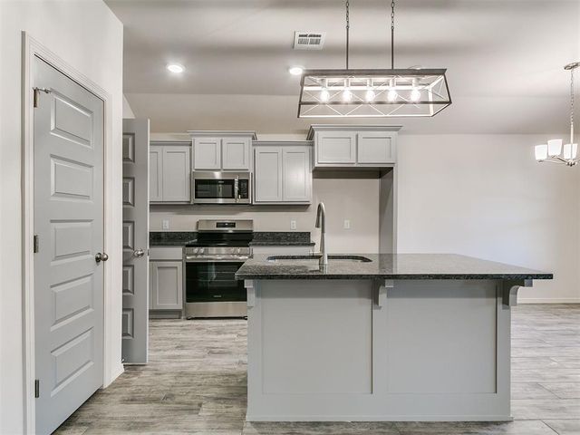 4656 Lincoln Landing, Harrah, OK 73046