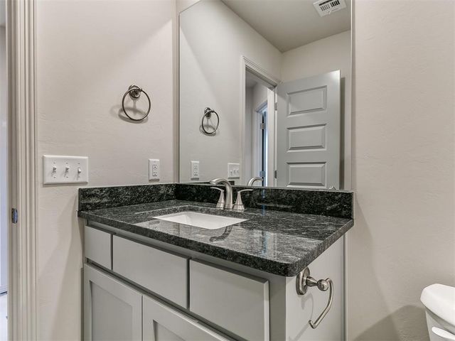 4656 Lincoln Landing, Harrah, OK 73046