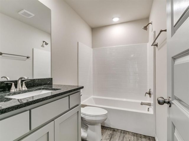 4656 Lincoln Landing, Harrah, OK 73046