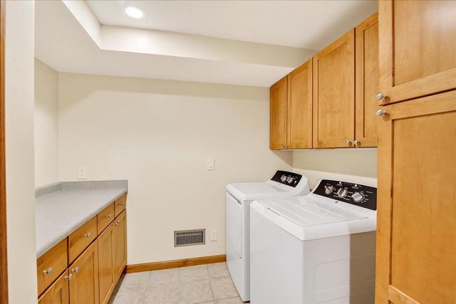 N3977 Meadow Drive, Cambridge, WI 53523