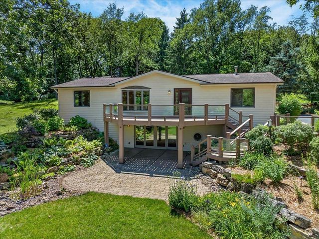 N3977 Meadow Drive, Cambridge, WI 53523