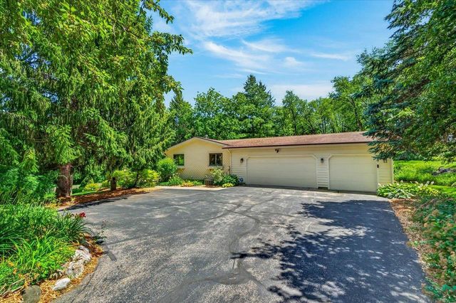 N3977 Meadow Drive, Cambridge, WI 53523