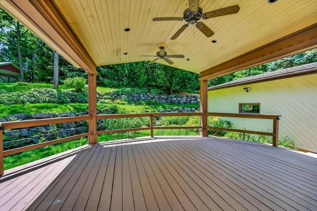 N3977 Meadow Drive, Cambridge, WI 53523