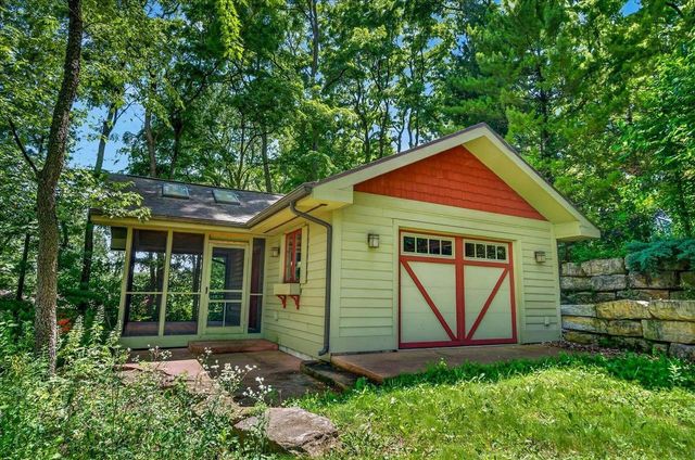 N3977 Meadow Drive, Cambridge, WI 53523